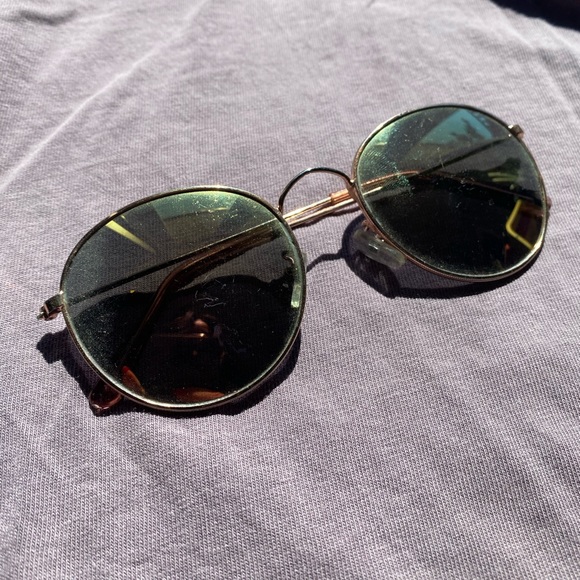 SUNGLASSES BUNDLE! - Picture 6 of 7